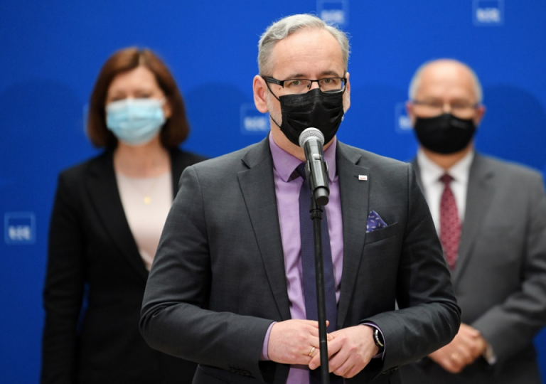 Пандемія у Польщі: Уряд дозволив ходити без масок на свіжому повітрі 5 188428 Adam Niedzelskyj 960x380 0