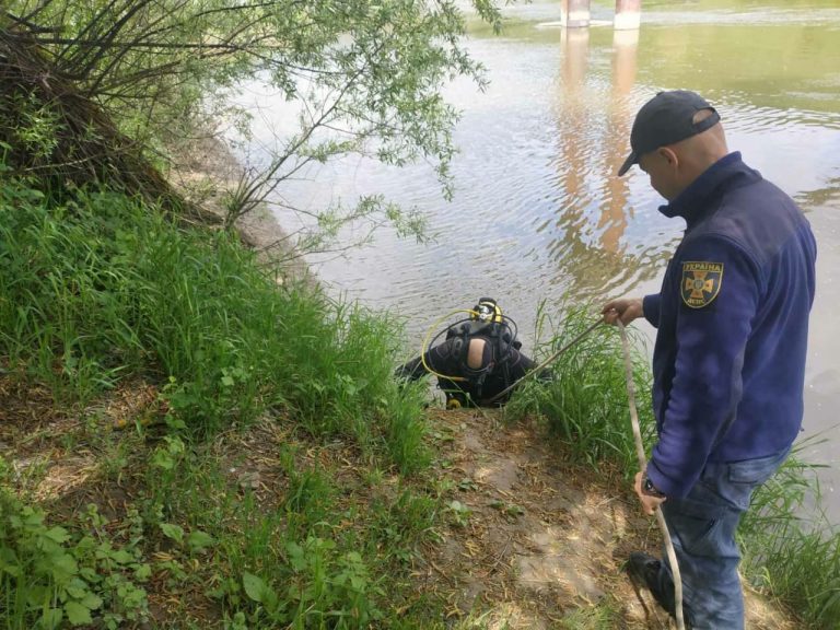 Рятувальники розповіли, як шукали тіло чоловіка у Дністрі (ФОТО) 9 189725360 3953351324784673 5913782438825861013 n