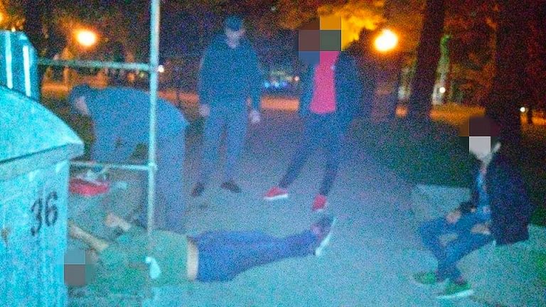 У Франківську двоє чоловіків влаштували криваву бійку (ФОТО) 7 189860659 2088957657911150 3957280083844321416 n