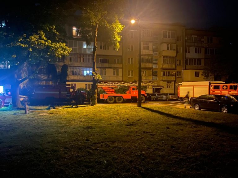 Цієї ночі у Франківську горів підвал у житловому будинку: є потерпілий (ФОТО) 1 192518915 3973918212727984 3542537019530019123 n