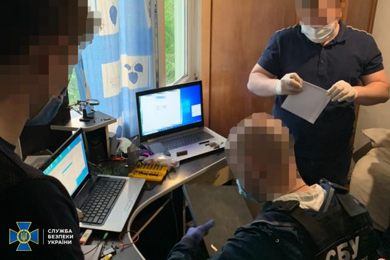 Прикарпатець розробляв комп'ютерні віруси на замовлення російського клієнта (ФОТО) 6 1 br