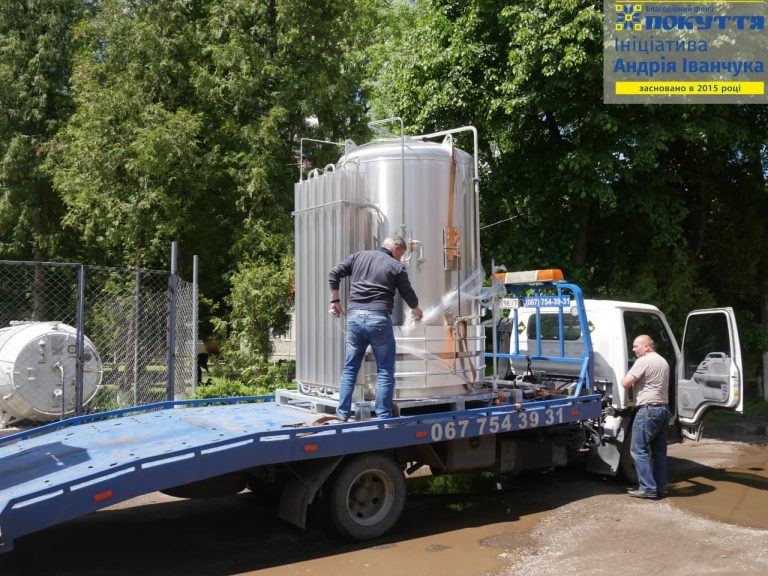 Коломийська лікарня отримала нове обладнання, що переробляє кисень, від благодійного фонду Андрія Іванчука (ФОТО) 11 20210526160036 8659 1