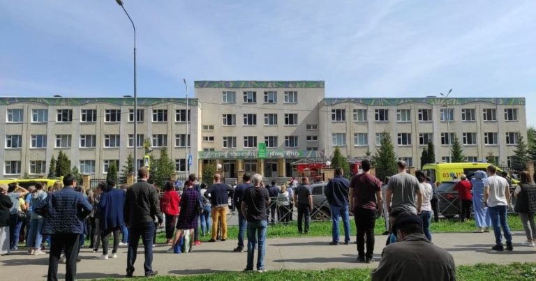 Cтрілянина у школі в російській Казані: що відомо на цей момент (ФОТО, ВІДЕО) 2 322a55d5f2a93e79d7eb9c81219d3aa4