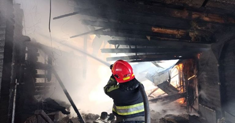 У Франківському районі горів житловий будинок 8 4fab6c37adebce5eac32305cc52d9b6d
