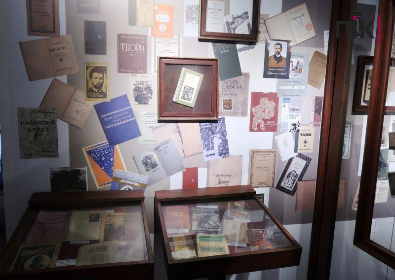 У Русові оновили пам'ятник Василю Стефанику: так письменник знову повернувся додому (ФОТО) 4 150-річчя Стефаника