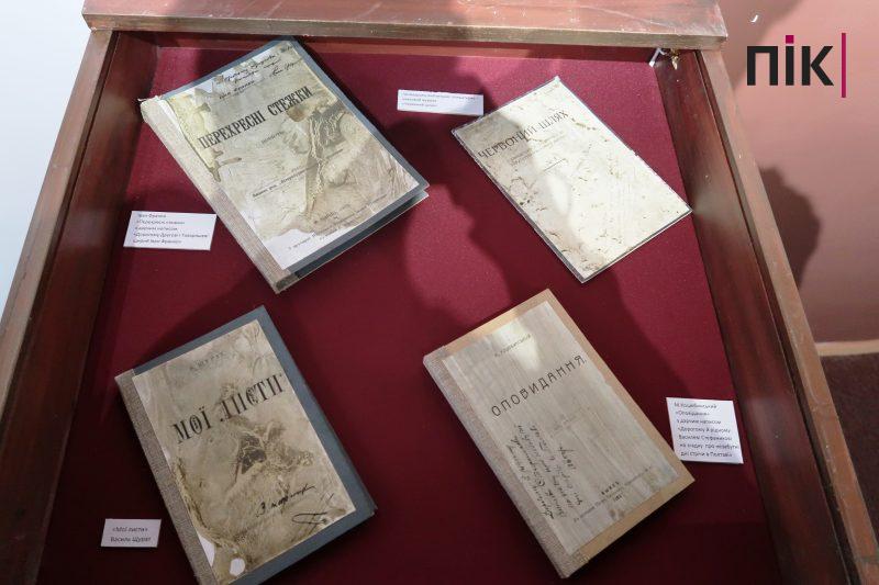 У Русові оновили пам'ятник Василю Стефанику: так письменник знову повернувся додому (ФОТО) 6 150-річчя Стефаника