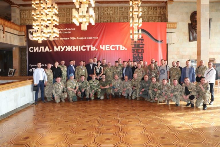 «Трохи нижче неба»: в Івано-Франківську відбувся прем'єрний показ фільму (ВІДЕО) 3 IMG 4345