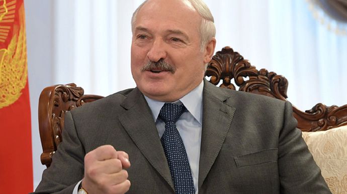 Лукашенко заявив, що у переговорах України з росією без нього не обійтися