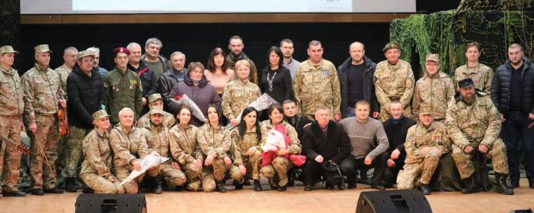 Реабілітація через сцену театру. У Калуші презентують виставу з учасниками бойових дій 10 e939f096e521dd3d
