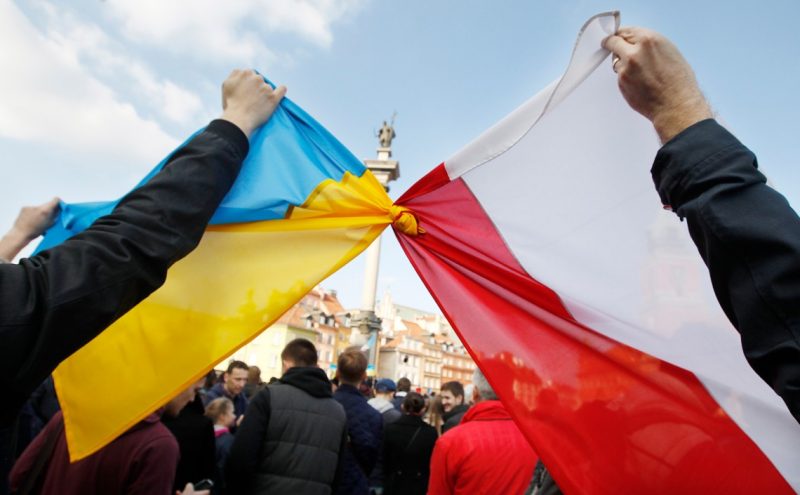 Президент Польщі підписав правки до закону про допомогу біженцям з України