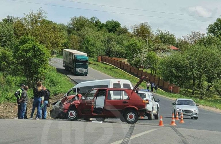ДТП біля Долини: зіштовхнулися дві автівки (ФОТО) 11 photo 2021 05 24 14 11 36