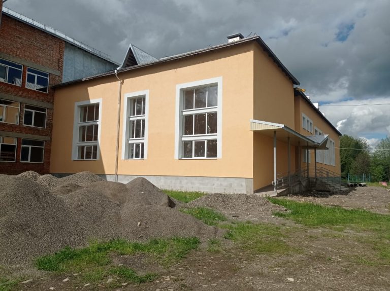 На Косівщині добудують спортивний корпус школи (ФОТО)