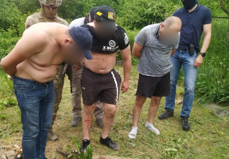 Стали відомі подробиці затримання на Прикарпатті групи нарколаборантів (ФОТО) 2 196853450 6066083920098864 1084397944675094175 n
