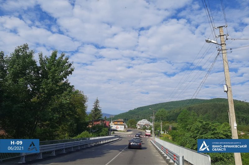 На автодорозі Мукачево - Львів ремонтують три мости (ФОТО)