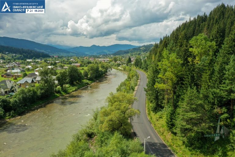 На Прикарпатті відремонтували трасу Татарів – Кам’янець-Подільський 2 2 15