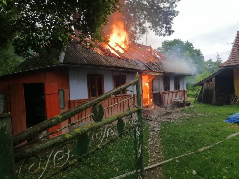 На Коломийщині чоловік отримав опіки під час пожежі (ФОТО) 2 200046721 4019685788151226 6743995923494861676 n