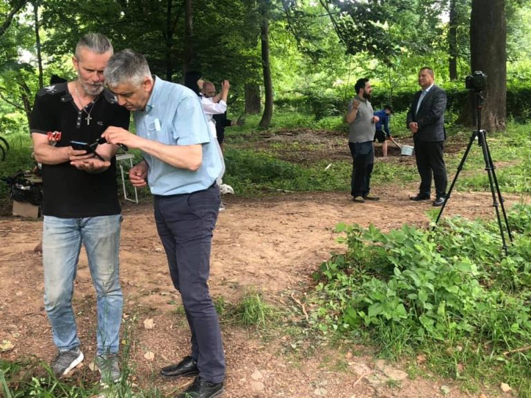 У Надвірній на території старовинного замку проводять археологічні дослідження (ФОТО) 7 200212659 147317700794652 7112913156058223929 n