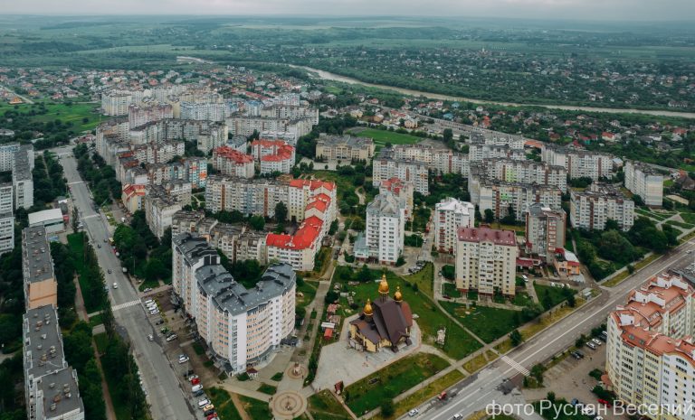 Як виглядає мікрорайон Каскад та "Гранд-базар" в Івано-Франківську з висоти пташиного польоту (ФОТО) 4 201201187 4865510593464697 1844741373541803901 n