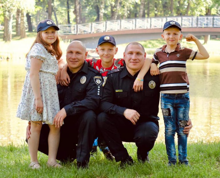 У поліції Прикарпаття працюють двоє братів-близнюків (ФОТО) 12 У поліції Прикарпаття працюють двоє братів-близнюків (ФОТО)
