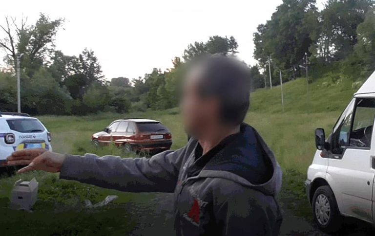 Відтягнув тіло до річки і втік: на Коломийщині чоловік вбив товариша по чарці (ФОТО