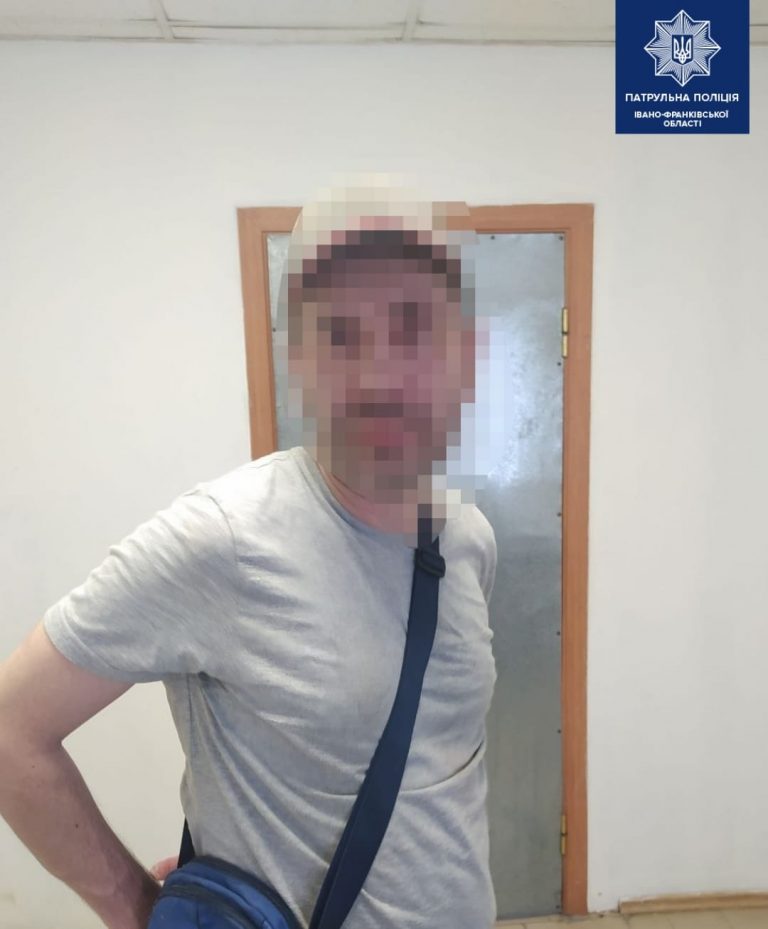 У Франківську п'яний чоловік розмахував ножем на вулиці (ФОТО) 9 У Франківську п'яний чоловік розмахував ножем на вулиці (ФОТО)