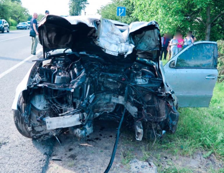 Смертельна ДТП на Прикарпатті: поліцейські встановлюють причини аварії (ФОТО) 8 208526006 6164487906925131 4356716398272715448 n
