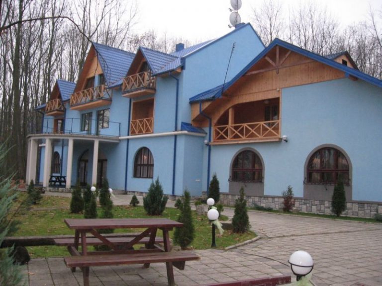 На Франківщині закрили ресторан, в якому отруїлися випускники 12 На Франківщині закрили ресторан, в якому отруїлися випускники