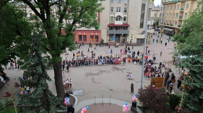 Міжнародний день захисту дітей: у Франківську розпочався святковий концерт (ФОТО) 2 IMG 1094