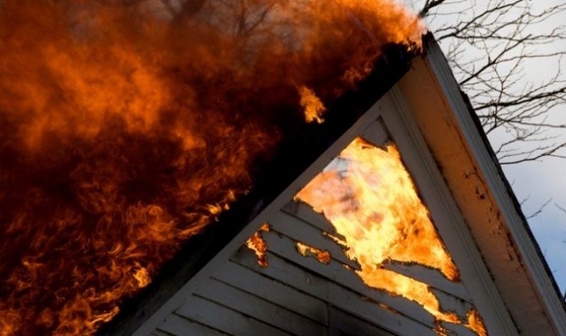 На Коломийщині сталася нищівна пожежа житлового будинку