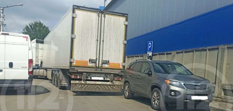 ДТП в Івано-Франківську: проїзд транспорту ускладнено (ФОТО) 11 photo 2021 06 15 15 59 12 1