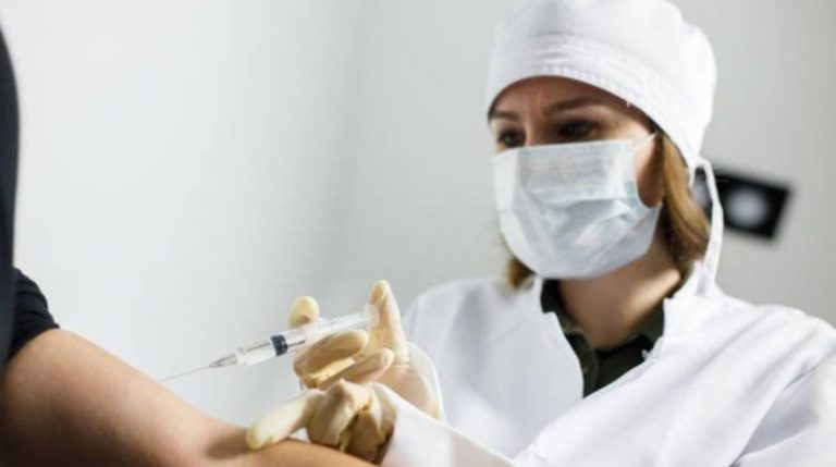В Україні стартувала вакцинація компаній і робочих колективів: що для цього потрібно 9 У Калуському районі працюють 19 пунктів вакцинації проти Covid-19