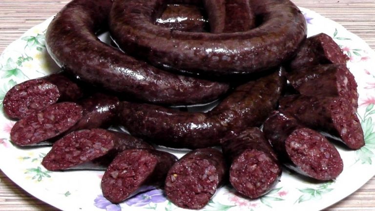 Лікарі назвали види ковбас, які необхідно виключити з раціону українців