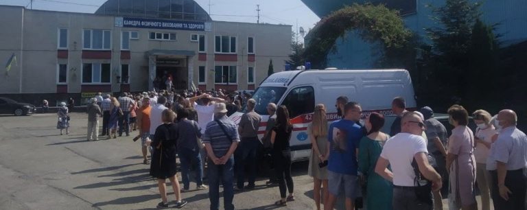 Жива черга: як у Франківську працює центр вакцинації (ФОТО) 11 0f4f06f05559016c