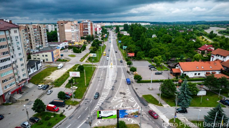 Як виглядає вулиця Івасюка у Франківську з висоти пташиного польоту (ФОТО) 5 211766875 4923423744340048 2808950230471907012 n