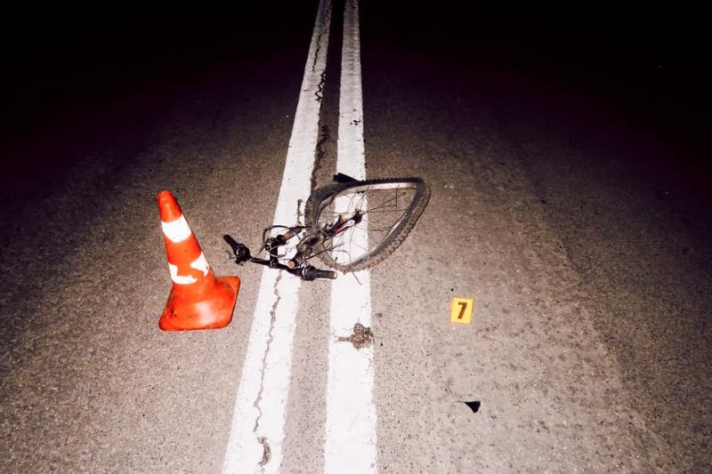 На Прикарпатті під колесами авто загинув велосипедист (ФОТО)