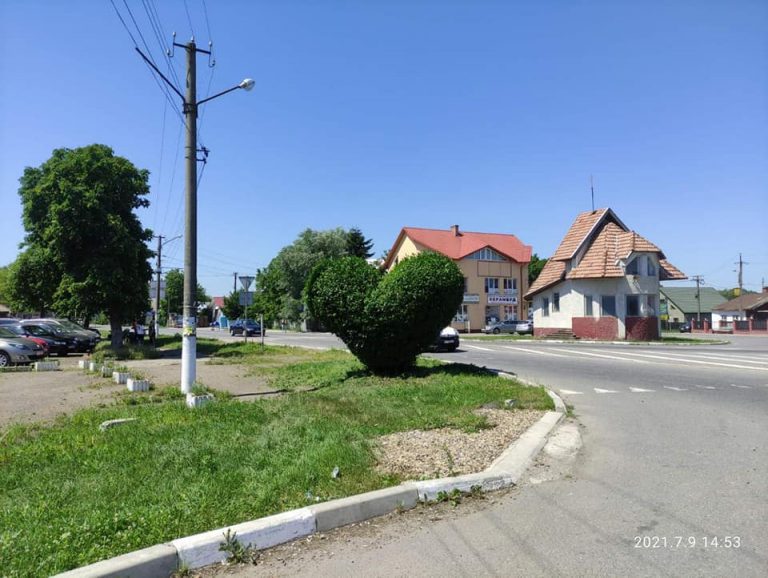 У Снятині з'явилася ще одна окраса міста - серце (ФОТО) 8 У Снятині з'явилася ще одна окраса міста - серце (ФОТО)