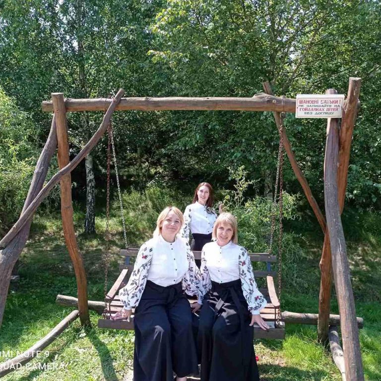 Бурштинські "Барви" достойно представили громаду на святі Духовної пісні (ФОТО) 4 213800253 829713237670611 6027219617994675306 n