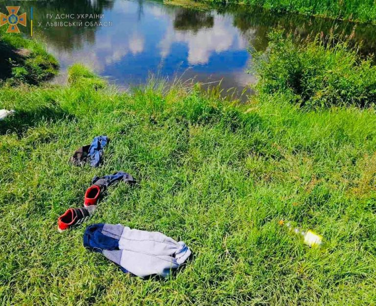 В Львівській області на вихідні втопилися п'ять людей 5 В Львівській області за вихідні втопилися п'ятеро людей