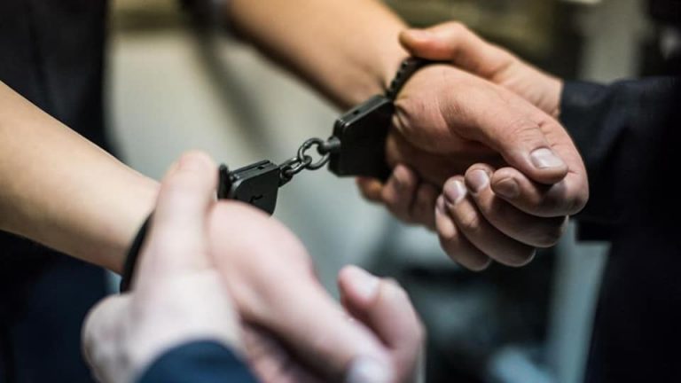 У Надвірній судитимуть чоловіка, який вдарив поліцейського 1 На Прикарпатті 54-річний чоловік гвалтував онуку співмешканки: який вирок суду