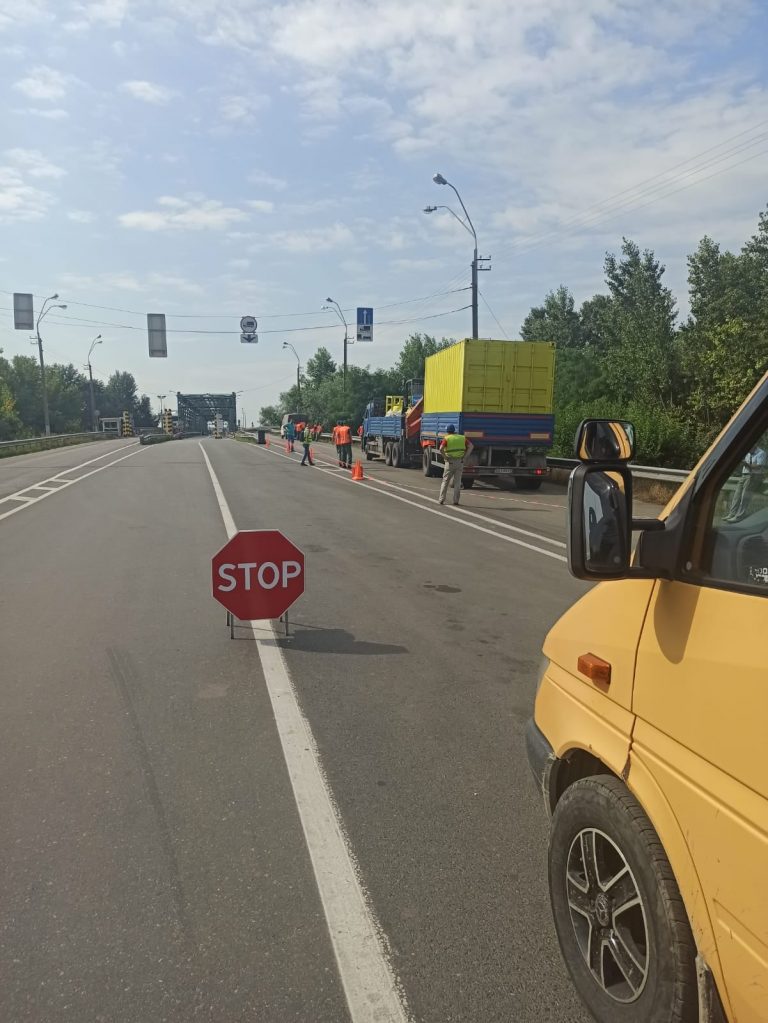 Українцям на замітку: на автодорозі до Угорщини розпочали ремонтні роботи (ФОТО)