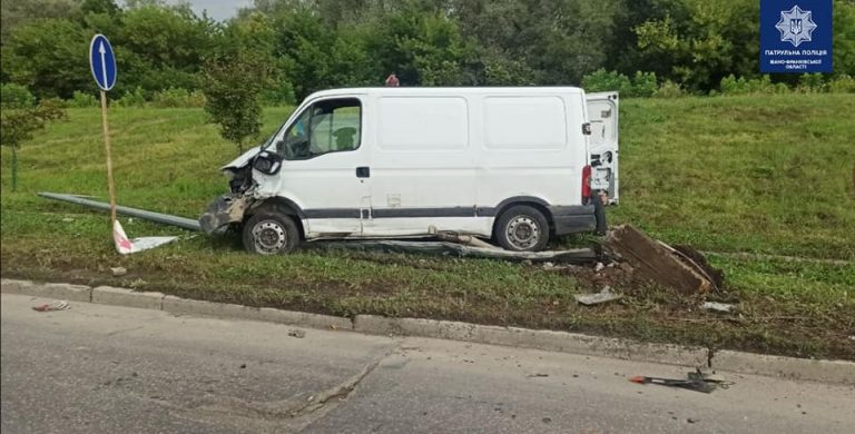 Пив після ДТП: у Франківську патрульні склали 4 адмінпротоколи на водія (ФОТО)