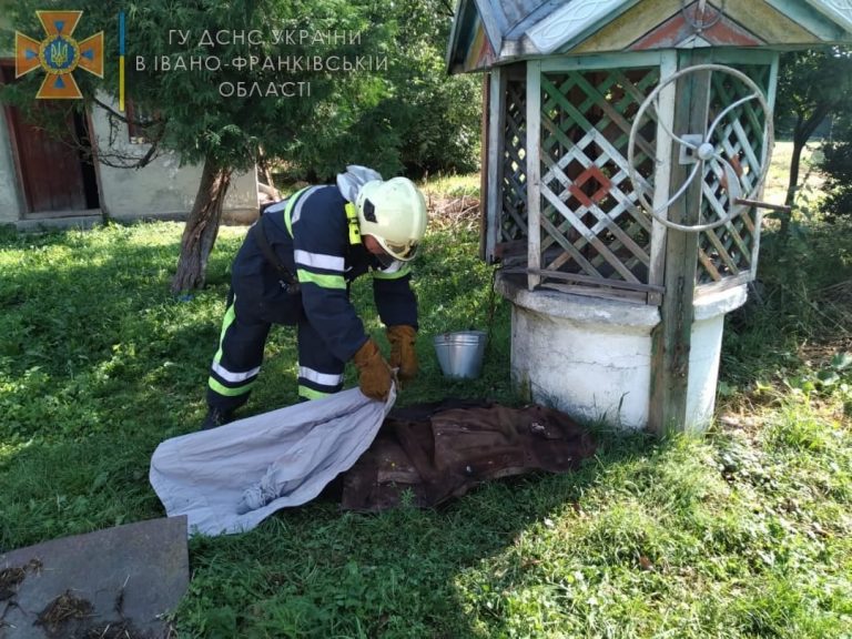 На Коломийщині з криниці витягли мертву людину (ФОТО) 9 На Коломийщині з криниці витягли мертву людину (ФОТО)
