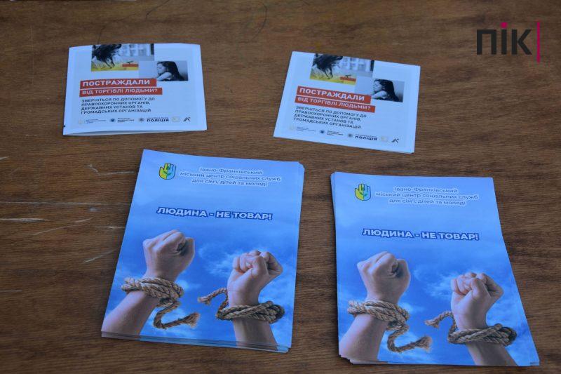 У Франківську навчають, як не стати жертвою торгівлі людьми (ФОТО) 5 225768786 185856956861993 5633096435744323031 n scaled