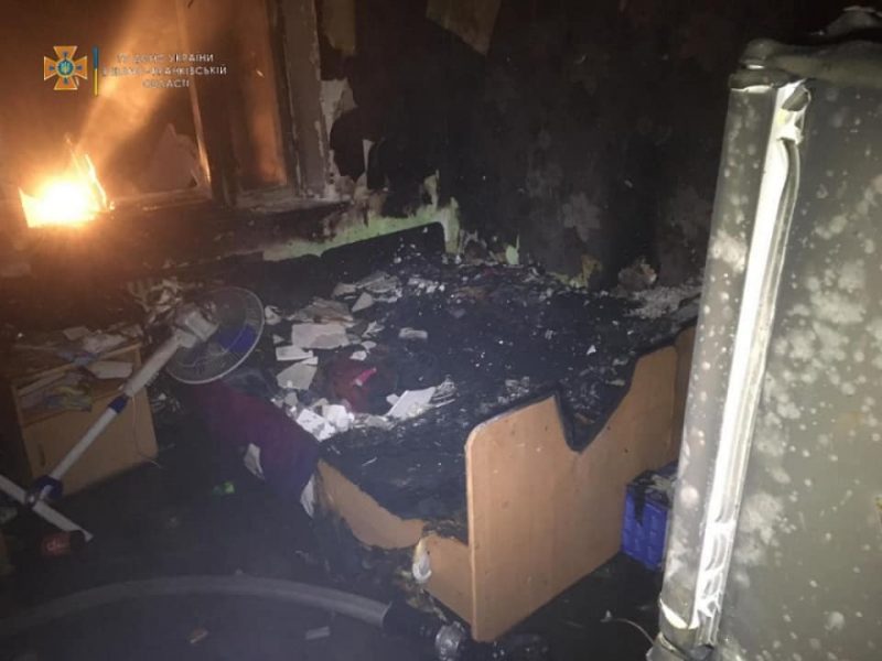Пожежа в Івано-Франківську: з гуртожитку евакуювали 88 студентів (ФОТО, ВІДЕО)