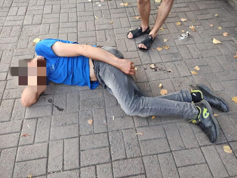 У Франківську на тротуарі виявили непритомного чоловіка (ФОТО)