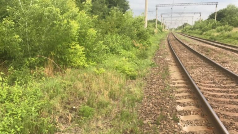 У Львівській області з потягу випав 23-річний хлопець: він у реанімації