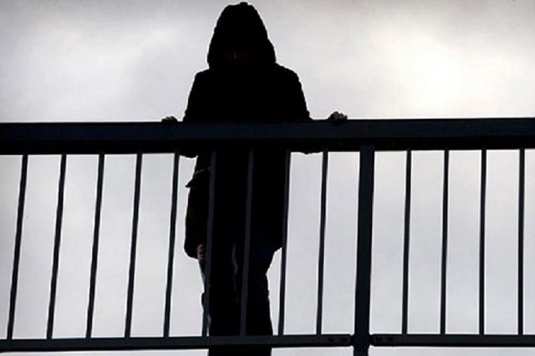 У Франківську рятувальники запобігли скоєнню суїциду 2 89