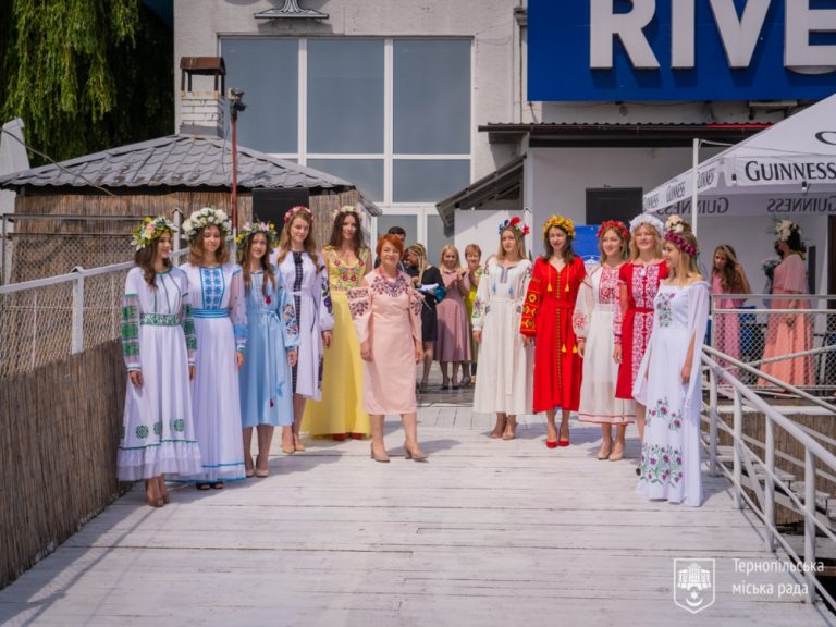 У Тернополі до свята Івана Купала відбувся модний показ вишиванок (ФОТО)