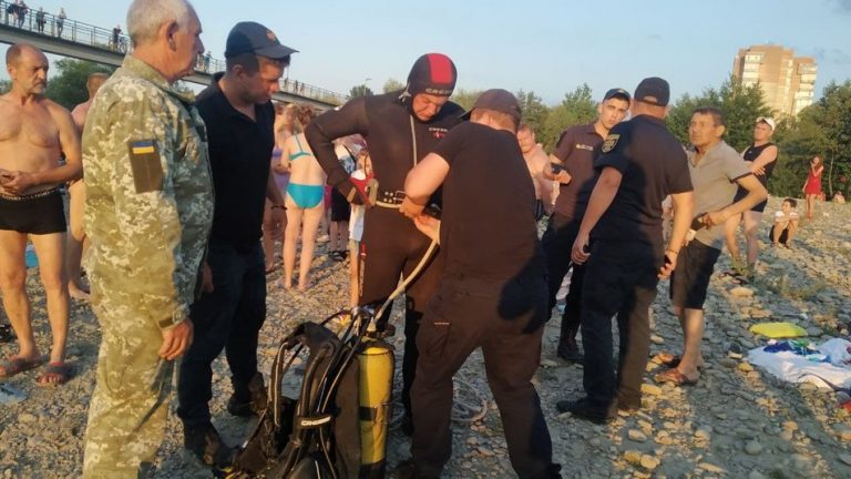 У Франківську в Бистриці-Солотвинській втопився підліток (ФОТО) 9 be9372391b4c6bcf