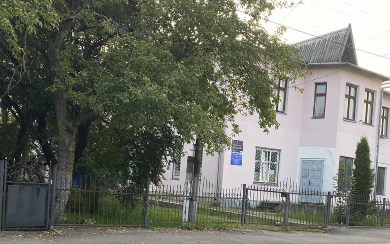 Прикарпаття вистовило на продаж чотири державних будівлі (СПИСОК)